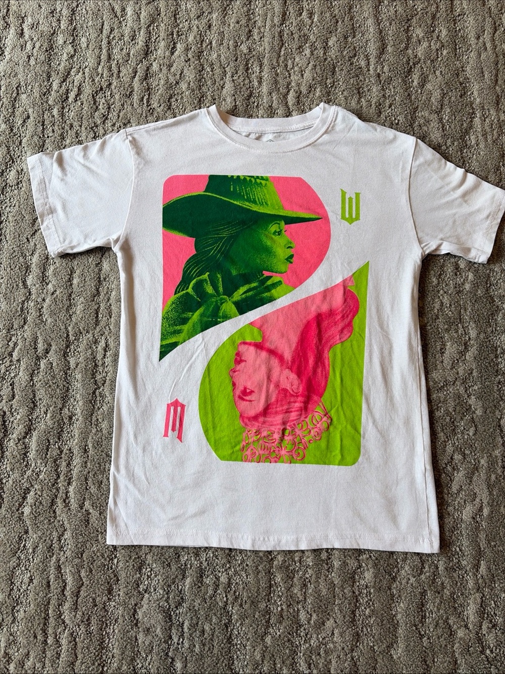 Wicked Glinda & Elphaba Graphic T-Shirt Size Medium White, Pink & Green